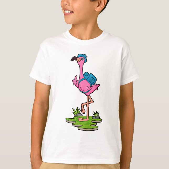 Flamingo as Hiker with Backpack T-Shirt (Vorderseite)