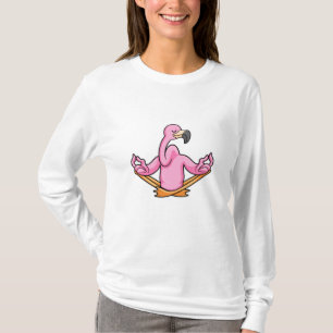 Flamingo bei Yoga in Cross-Bid T-Shirt