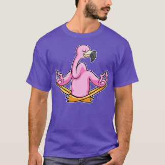 Flamingo bei Yoga in Crossleged T-Shirt