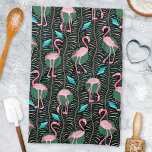 Flamingo Birds 20s Deko Ferns Pattern Black Green Geschirrtuch<br><div class="desc">Dieses elegante flamingo Vogelmuster dekorative Design ist im Retro-Stil der 20er Jahre im Art-Déco-Stil. Die hellrosa Flamingos-Erholung vor einem Hintergrund, der Farnfronten in fetten Farben und geometrische rechteckige Formen in aquamarin-grünen/türkisblauen Farbtönen umfasst, alles in einem schwarzen Hintergrund. Dieses originelle, stilvolle Design ist perfekt für jeden, der diese tropischen Tiere Liebe...</div>
