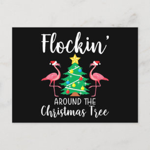 Flamingo Flockin rund um den Weihnachtsbaum Flam Einladungspostkarte