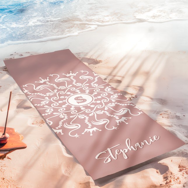 Flamingo Pearl Mandala Monogram Dusty Mauve Beach Yogamatte (Von Creator hochgeladen)