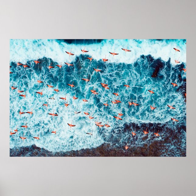 Flamingos fliegen am Strand des karibischen Meeres Poster (Vorne)