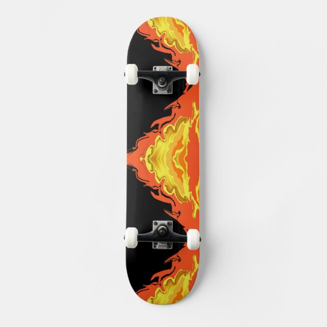 Flammen in der Nacht Skateboard (Vorderseite)