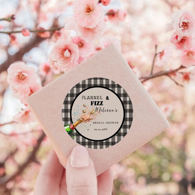 Flannel & fizz Winterschwarz & Weißes Brautparty Runder Aufkleber (Von Creator hochgeladen)