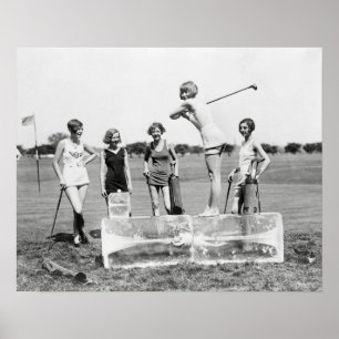 Flapper Girls Playing Golf, 1926. Vintages Foto Poster