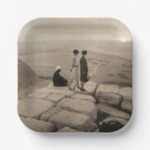 Flapper Girls Sunrise Khufu Pyramid, Ägypten 1920 Pappteller