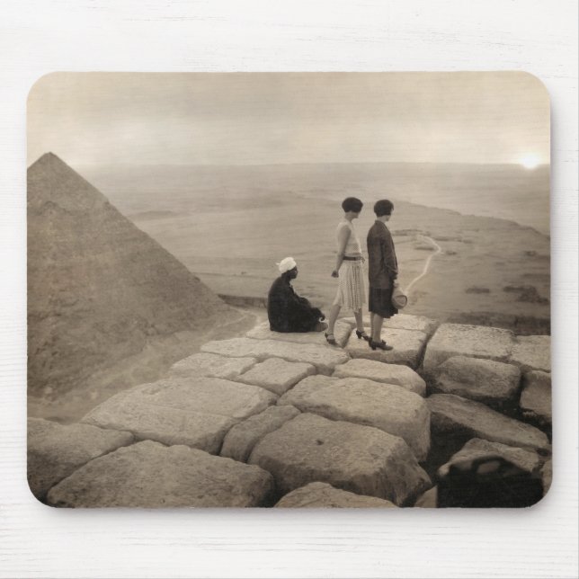 Flapper Mädchen Sonnenaufgang Pyramide des Cheops, Mousepad (Vorne)