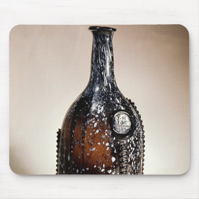 Flasche des dunklen Brauns, vermutlich Nailsea Mousepad (Vorne)