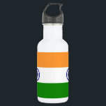 Flasche mit indischer Flagge Trinkflasche<br><div class="desc">Bleibe mit unserer Liberty-Flasche unter der Flagge Indiens stilvoll hydriert! Diese einzigartige Flasche ist perfekt für unterwegs und ermöglicht es Ihnen, Ihren kulturellen Stolz auszudrücken und dabei Ihre Lieblingsgetränke zu genießen. Das lebendige indische Design präsentiert die Farben der indischen Flagge und ist damit ein unverwechselbares Accessoire für Ihre täglichen Hydratationsbedürfnisse....</div>