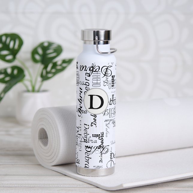 Flasche mit schwarzem und weißem Wasser mit Name (Yoga)