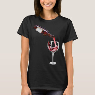 Flasche und Glas Wein T-Shirt
