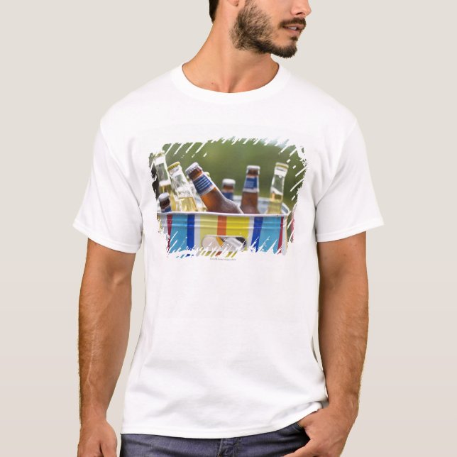 Flaschen Bier im Eiseimer T-Shirt (Vorderseite)
