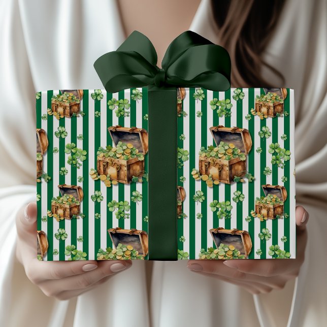 Flaschengrün gestreifte Schatzkiste St.Patrick Tag Geschenkpapier (Von Creator hochgeladen)