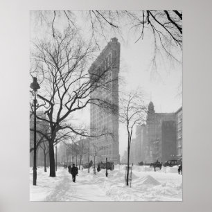 Flatiron Gebäude im Winter 1905. Vintages Foto Poster