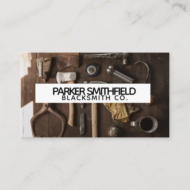 Flatlay rustikale SchmiedeAuto-Gebäude-Werkzeuge Visitenkarte (Vorderseite)