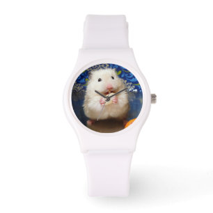 Flaumiger syrischer Hamster Kokolinka, das einen Armbanduhr