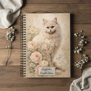 Flauschige weiße Katze mit Rosen Notizbuch