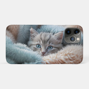 Flauschiges Kätzchen in einer weichen Decke Case-Mate iPhone Hülle