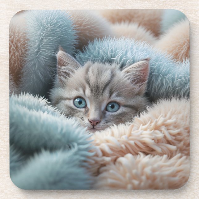 Flauschiges Kätzchen in einer weichen Decke Getränkeuntersetzer (Vorderseite)