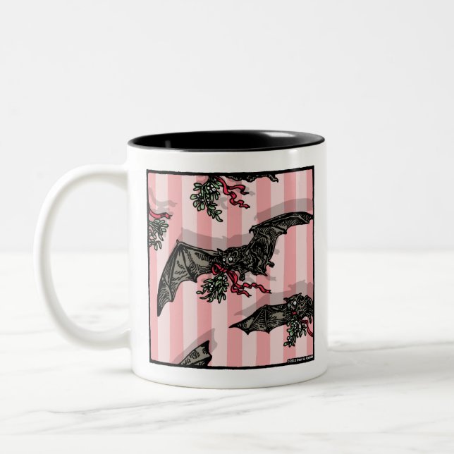 Fledermäuse mit Mistletoe - Pop Goth Holiday Surre Zweifarbige Tasse (Links)