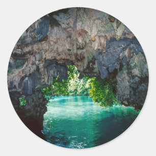 Fledermaushöhle in Airai, Palau, Mikronesien Runder Aufkleber