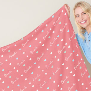 Fleece Blanket wiederholt Namen und Herzen auf ros