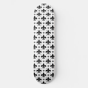 Fleur-de-lis-Muster mit weißem Hintergrund Skateboard