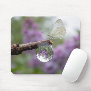 Flieder Spiegelung in einem Regentropfen mit Schme Mousepad