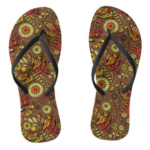 Fliege, Libelle auf Zimtbraun Flip Flops