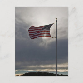 Fliegen der Flagge Postkarte