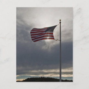 Fliegen der Flagge Postkarte