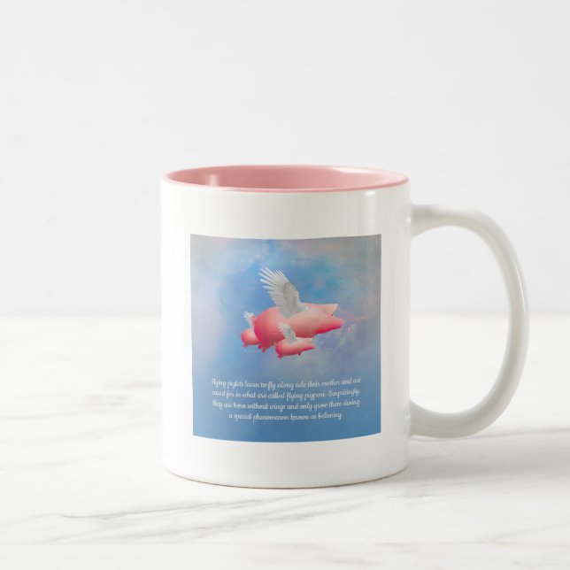 Fliegende Ferkel fliegen mit ihrer Mutter Zweifarbige Tasse (Rechts)