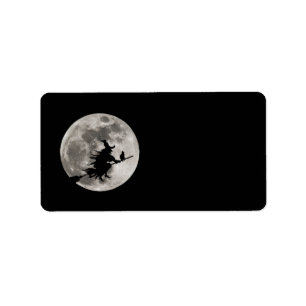 Fliegende Hexe mit leuchtendem Mond hinter ihr Adressaufkleber