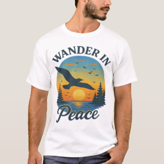 Fliegende Möwe bei Sonnenuntergang – Friedliches W T-Shirt
