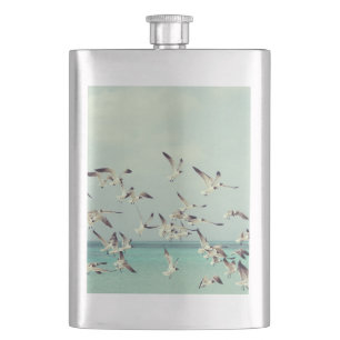 Fliegende Möwen über den Ozean Flachmann