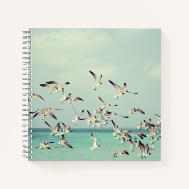Fliegende Möwen über den Ozean Notizbuch (Vorderseite)