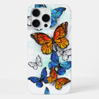 Fliegende Schmetterlinge Morpho und Monarch