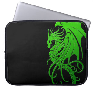 Fliegender Stammes- Drache - Grün auf Schwarzem Laptopschutzhülle