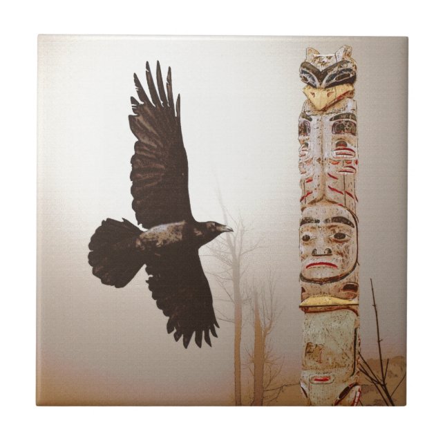Fliegendes Raven & Totem Pole Fantasy Art Fliese (Vorderseite)