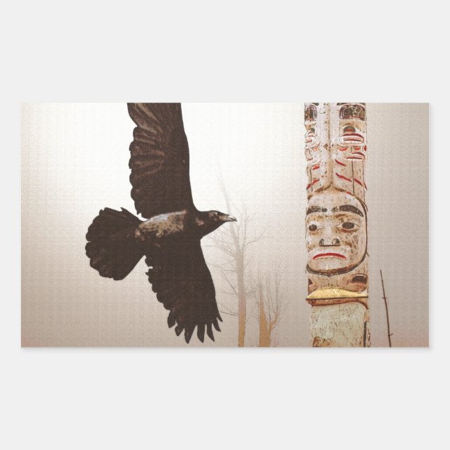 Fliegendes Raven & Totem Pole Fantasy Art Rechteckiger Aufkleber (Vorderseite)