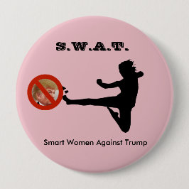 FLIEGENKLATSCHE: Intelligente Frauen gegen Trumpf Button