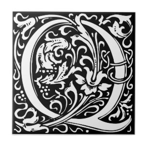 Fliese im Jugendstil mit Buchstabe Q in Schwarz-We