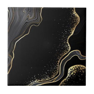 Fliesen aus schwarzem und goldenen Boden