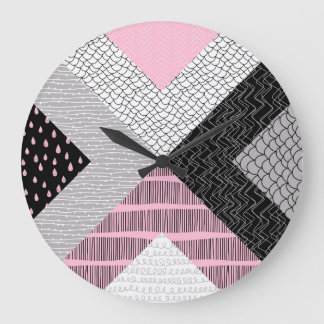 Fliesen, Freehe und zeichnend Muster. Große Wanduhr