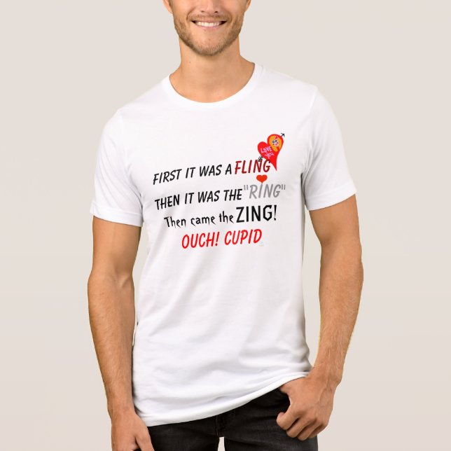 Fling Ring Zing Ouch Cupid Rotes Herz humorvoll Tri-Blend Shirt (Vorderseite)