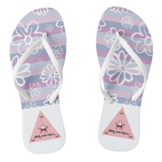 Flip Flops für Lila und rosa Blütenerwachsene Frau