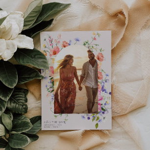 Flirtive Blumenwiese Sommerhochzeitsfoto Save The Date