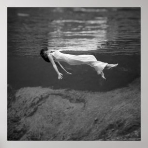 Floating Underwater, 1947. Vintages Foto Poster