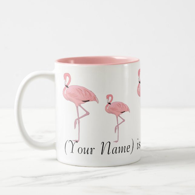 Flock des rosa Flamingos-Individuellen Namens Zweifarbige Tasse (Links)